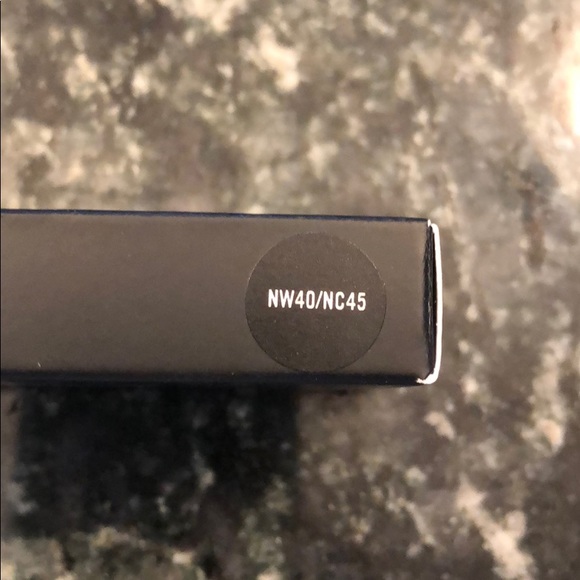 MAC finish concealer duo NW40/NC45 - Picture 5 of 5